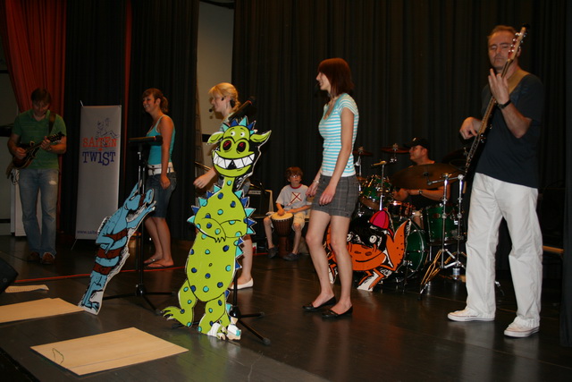gal/2009/2009 Bildungszentrum Gelsenkirchen - aktiver Ferienstart 02.07/2009 Saitentwist Bildungszen Gelsenk aktiver Ferienstart 02.07. 022.jpg